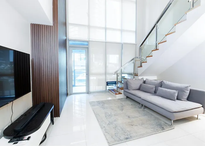 Apartahotel Bgc Spacious 1br Loft Uptown
