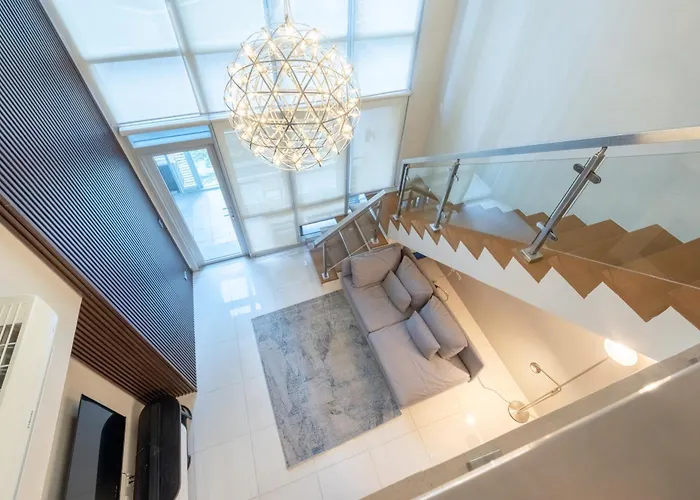 Apartahotel Bgc Spacious 1br Loft Uptown *
