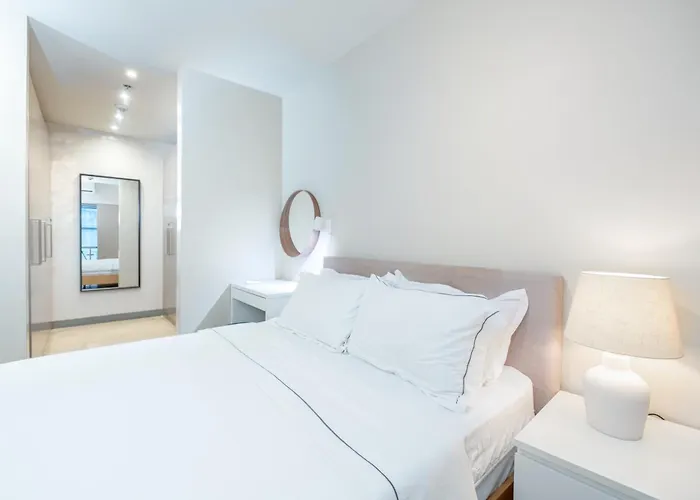 Apartahotel Bgc Spacious 1br Loft Uptown Manila