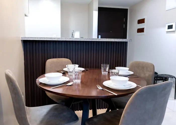 Apartahotel Bgc Spacious 1br Loft Uptown *